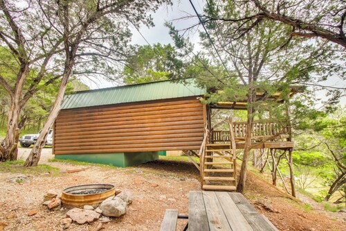 Cedar Falls Cabin 2: Family Getaway By Honey Creek