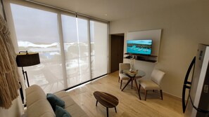 Apartment, 1 Bedroom, Accessible, Smoking | Living room