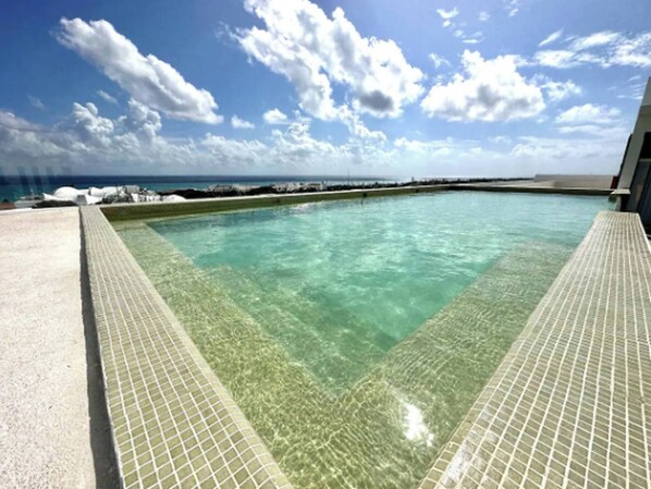 Apartment, 1 Bedroom, Accessible, Smoking | Pool | Outdoor pool