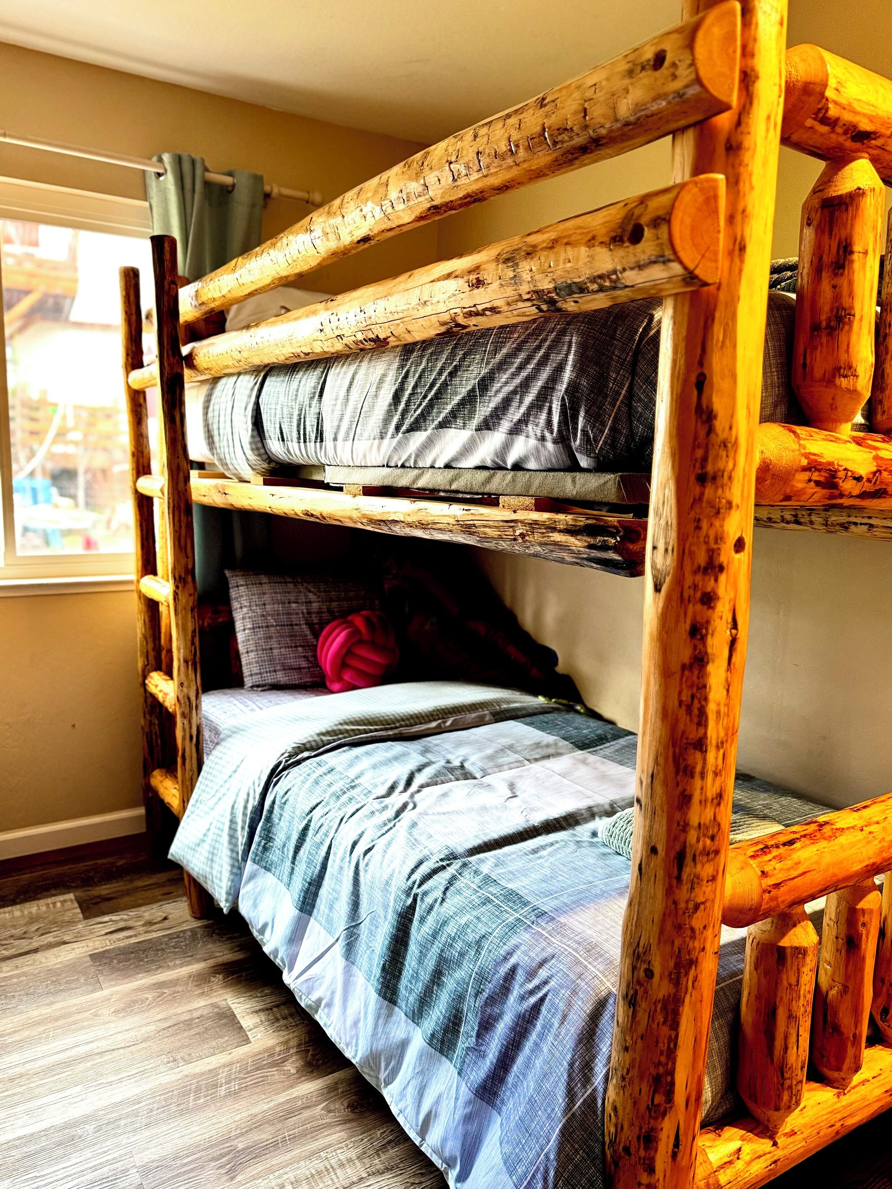 3 bedrooms, desk, travel crib, free WiFi