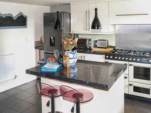 Dishwasher - 2 bedroom accommodation in Capel Coch (Capel Coch)