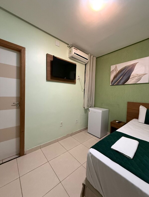 Standard Single Room | Free WiFi, bed sheets
