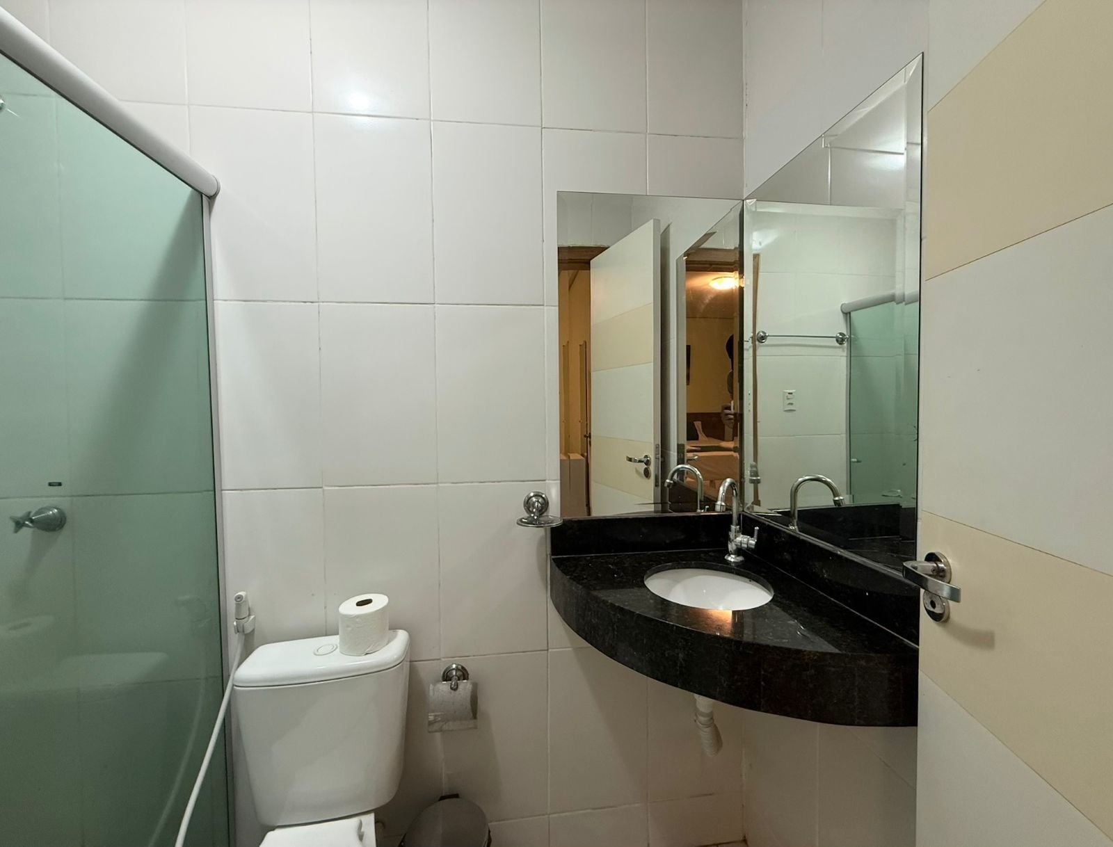 Dusche, Handtücher, Seife, Shampoo
