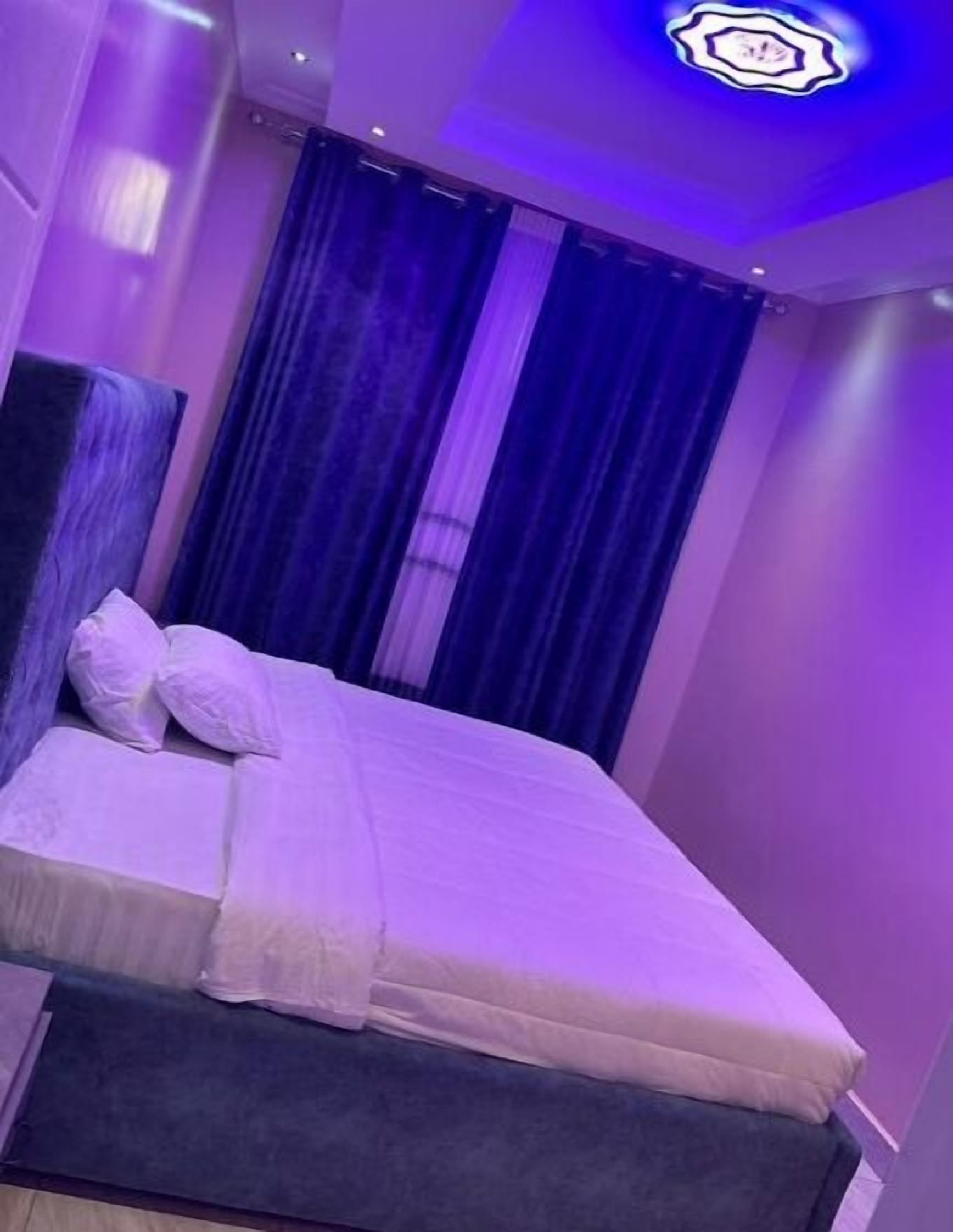 3 quartos, ferros/tábuas de passar roupa, Wi-Fi, roupa de cama