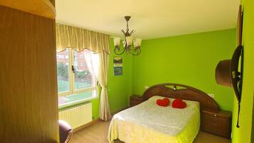 4 slaapkamers, een strijkplank/strijkijzer, wifi, beddengoed