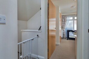 Cottage | Interior - Coastal Retreat in the Heart of Filey, No Deposit (Filey)