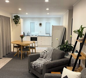 Interior - Protea Cottage. Relax-Explore-Work. 3km to Town. (Masterton)