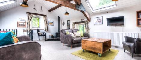 Hus | Vardagsrum | Eldstad