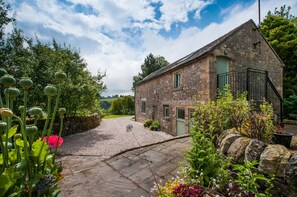 House | Exterior - Barn With Manifold Valley Views, No Deposit (Buxton)