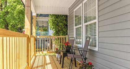 Spartanburg Home w/BBQ, Fire Pit. Sleeps 8.