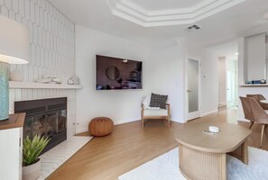 Smart TV, lareira, monitores de computador