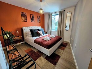 2 bedrooms, iron/ironing board, free WiFi, bed sheets