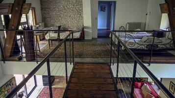 4 bedrooms, desk, travel crib, free WiFi