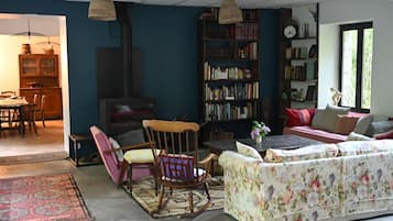 Eldstad, böcker och printers