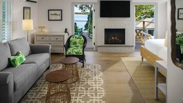 Fernseher, Tischtennisplatte