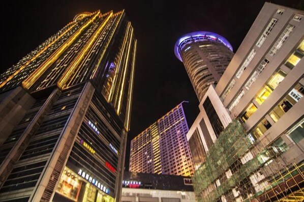 Exterior - Qiyue Shangpin Cinema Hotel Apartment (Guanyinqiao Branch) (Chongqing)