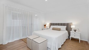 3 chambres, fer et planche à repasser, Wi-Fi, draps fournis