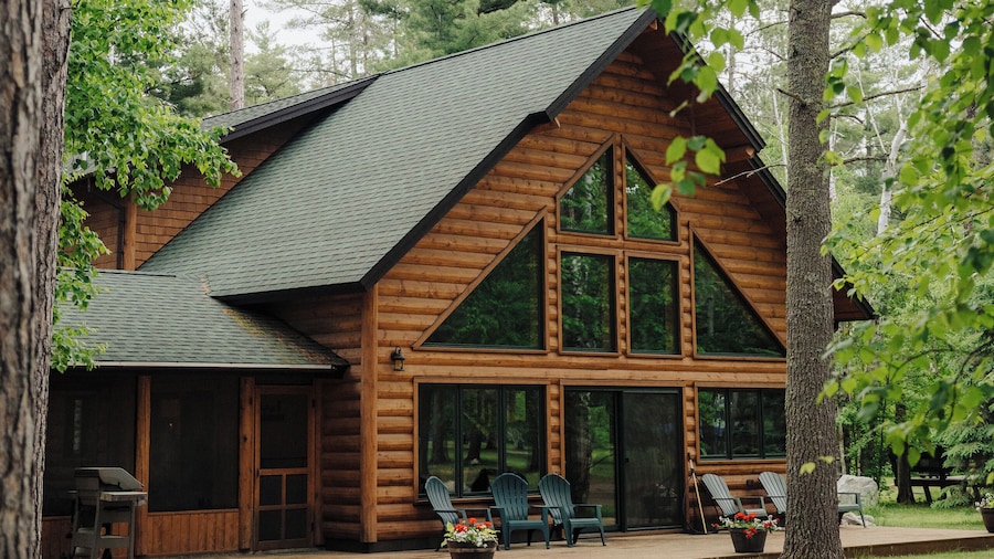 Timber Bay Lodge & Houseboats