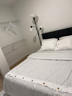 1 chambre, fer et planche à repasser, Wi-Fi, draps fournis