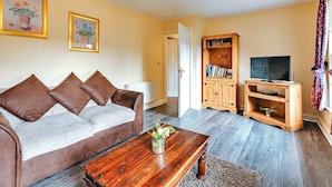 Living room - 2 Bedroom Cottage in Dorrington, No Deposit (Shrewsbury)