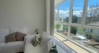 Refurbished house 7 minutes walk from the beach, overlooking the Ria de Arousa.