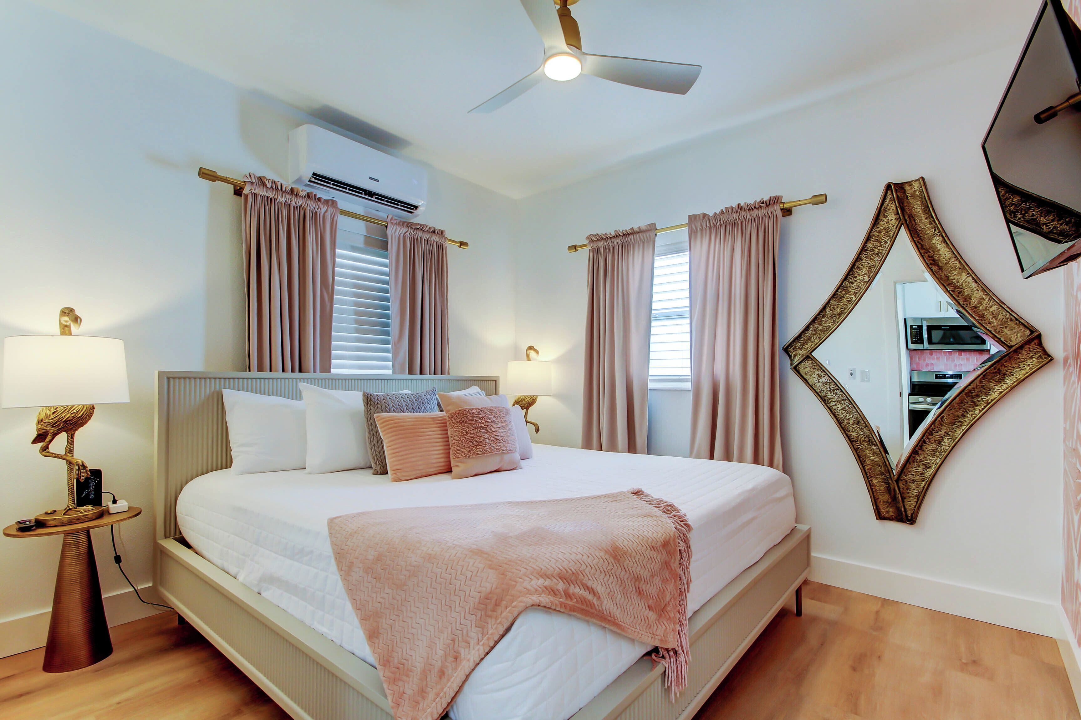 1 habitación, tabla de planchar con plancha, wifi y ropa de cama 