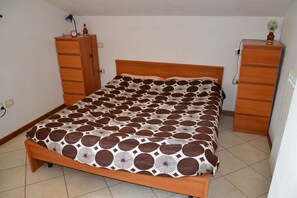 1 makuuhuone, silitysrauta/-lauta, Wi-Fi, vuodevaatteet