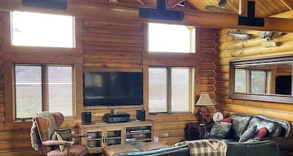 Charming 3-bedroom cabin in Victor only 25 miles from Jackson Hole, pet friendly