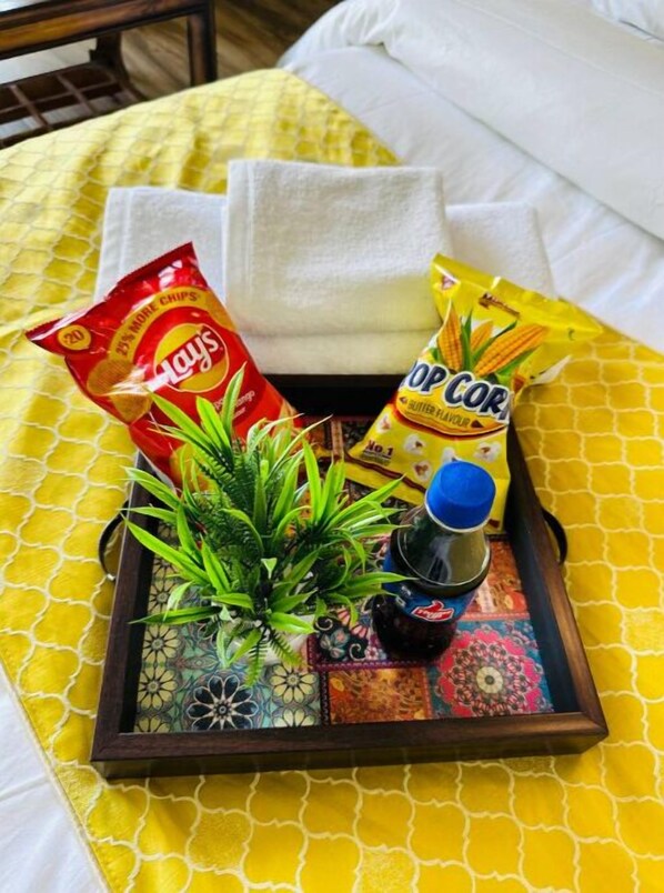 1 bedroom, iron/ironing board, WiFi, bed sheets - Golden Bliss By Buddies Home (Greater Noida)