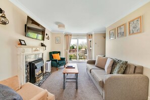 House | Living room | Fireplace - Cottage in Thirsk With Private Hot Tub (Thirsk)