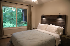 2 bedrooms, desk, free WiFi, bed sheets