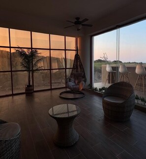 Interior - Loft with Beach and Pool. Beachfront Loft with Pool. (Antón Lizardo)