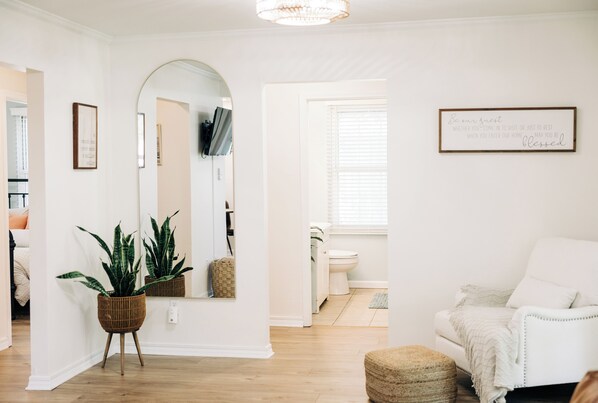 Interior - Charming 3-bedroom house with AC, WiFi, Fire Pit, Grill, 5 minute walk to beach! (Dr.Gulfport)