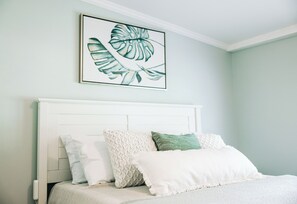 3 habitaciones, tabla de planchar con plancha, wifi y ropa de cama 