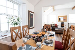 Cottage | Dining - Cottage in South Walney Nature Reserve, No Deposit (Barrow-in-Furness)