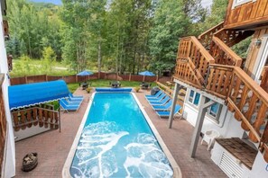Exterior - Cozy and Convenient 2BR in Vail Village - Walk to Gondola One (Vail)