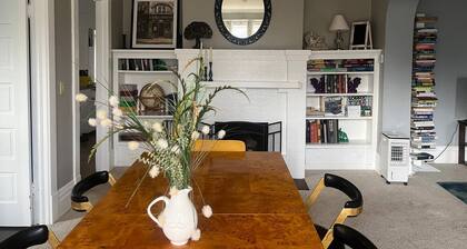Charming 4-bedroom house with AC, WiFi in downtown Port Clinton!