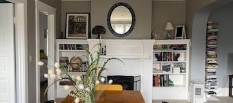 Charming 4-bedroom house with AC, WiFi in downtown Port Clinton!