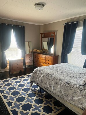4 chambres, bureau, Wi-Fi, literie fournie