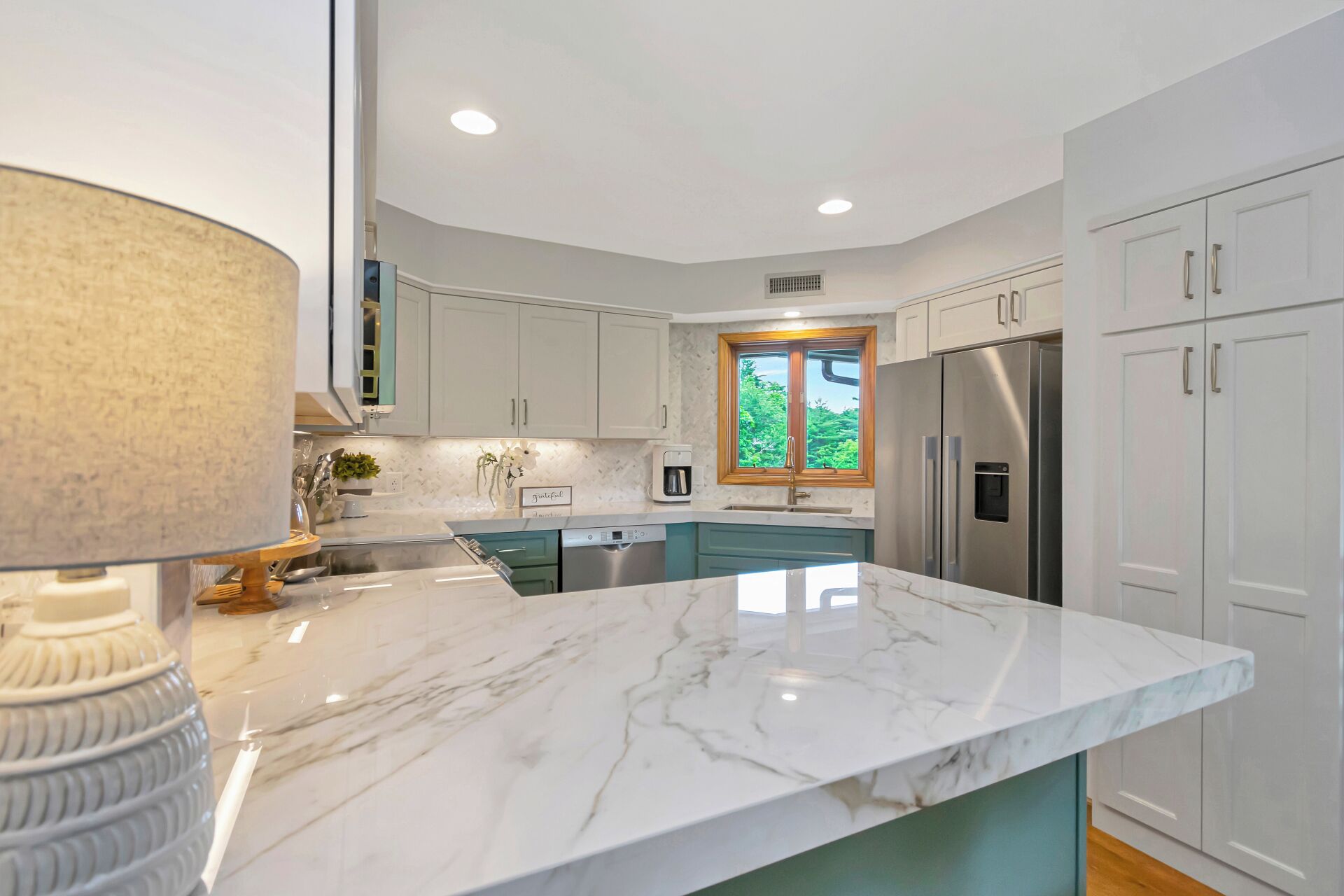 冰箱、微波炉、烤箱、炉灶