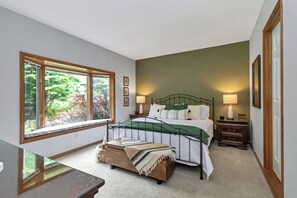 2 bedrooms, desk, iron/ironing board, travel crib - Chestnut 1 | Fireplace, Restaurant, Pool, Spa (Blowing Rock)