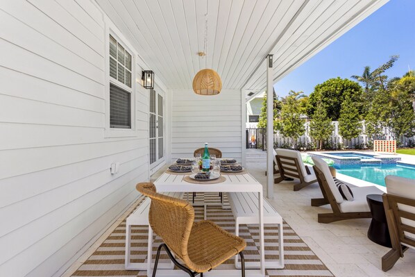 Outdoor dining
