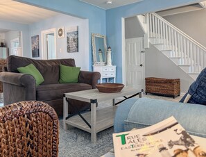 TV - Sandy Cheeks – Where Coastal Charm Meets Modern Comfort<br> (Cape Charles)