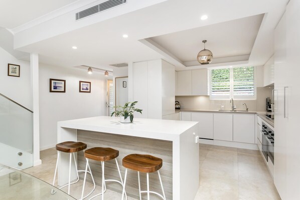 Microwave, stovetop, dishwasher