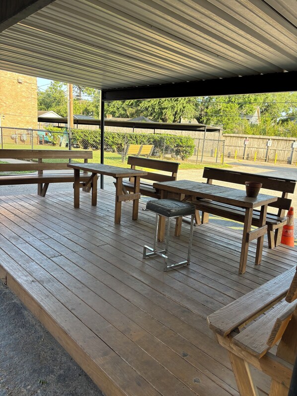 Outdoor dining