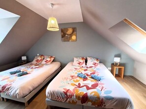 5 habitaciones, tabla de planchar con plancha, cuna de viaje y wifi