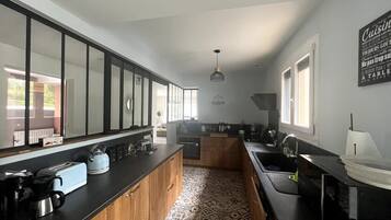 Réfrigérateur, micro-ondes, four, lave-vaisselle