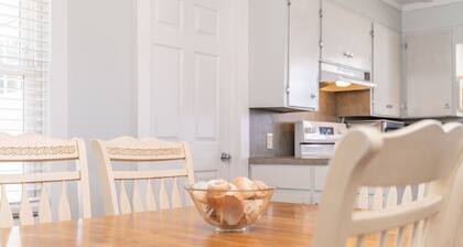 Charming Vacation Rental on Harker's Island