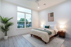 3 chambres, fer et planche à repasser, Wi-Fi, draps fournis