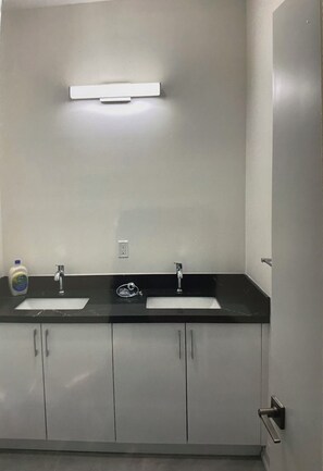 Savon, papier toilette